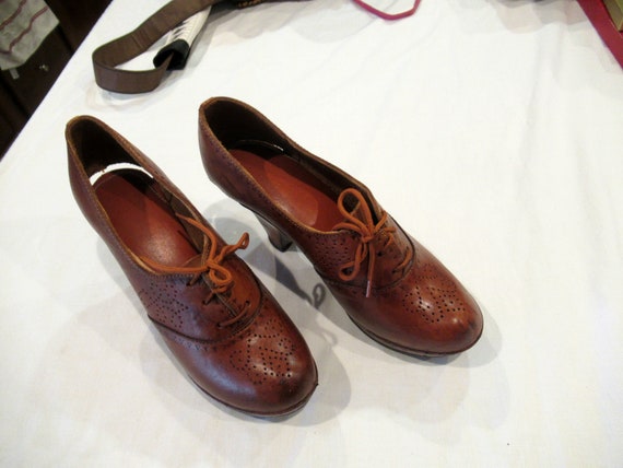 Leather and wood platform shoes, disco, sz. 6.5M,… - image 4