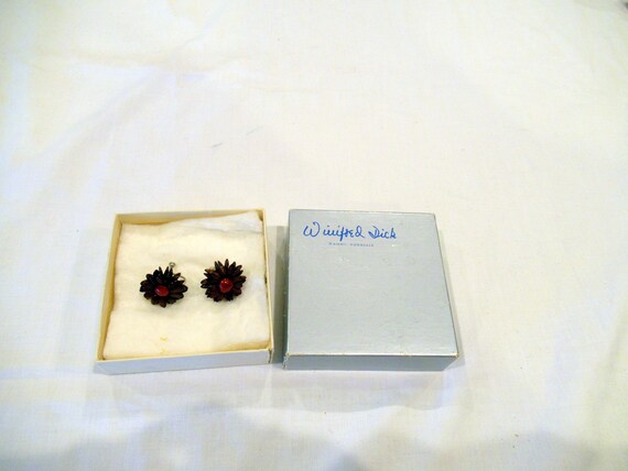 Winifred Dick Hawaiian earrings Waikiki Honolulu,