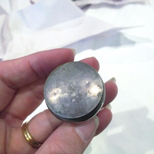 Williams Talc powder silver colored metal box, hinged