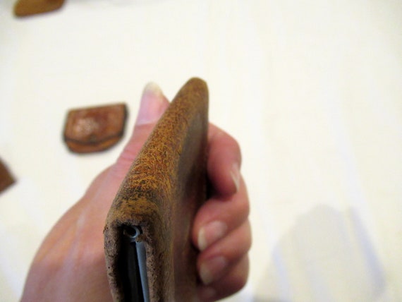 1920s-era tooled leather coin purse, inner pocket… - image 3