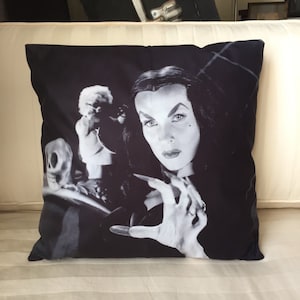 Vampira Pillow / Horror Home Decor / Horror Pillow / Gothic Home Decor / Goth Pillow / Goth Home Decor / Horror Christmas / Ghoul Gang