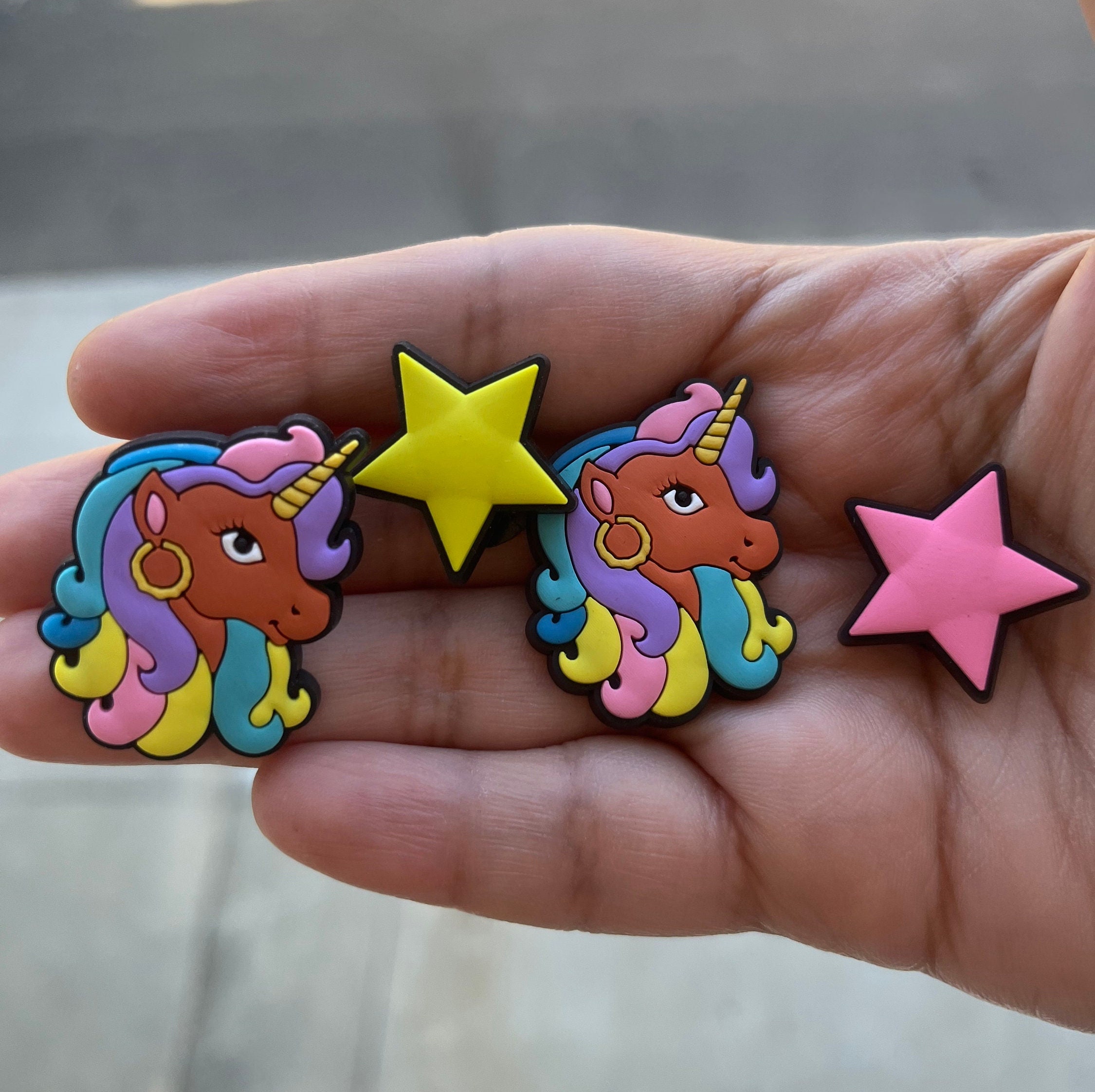 Jibbitz Lights Up Unicorn Pin Multicolor