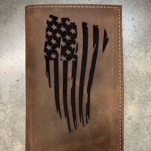 AMERICAN FLAG, Distressed USA Flag Leather Wallet, su elección de tres estilos populares, diseño mostrado