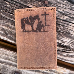 Cowboy Wallet, Praying Cowboy Christian Wallet, Cowboy Church, Distressed Leather Wallet, Three different styles imagem 3