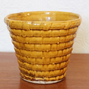 Vintage Ceramic Basket Weave Cache Pot/Flower Pot Golden Brown