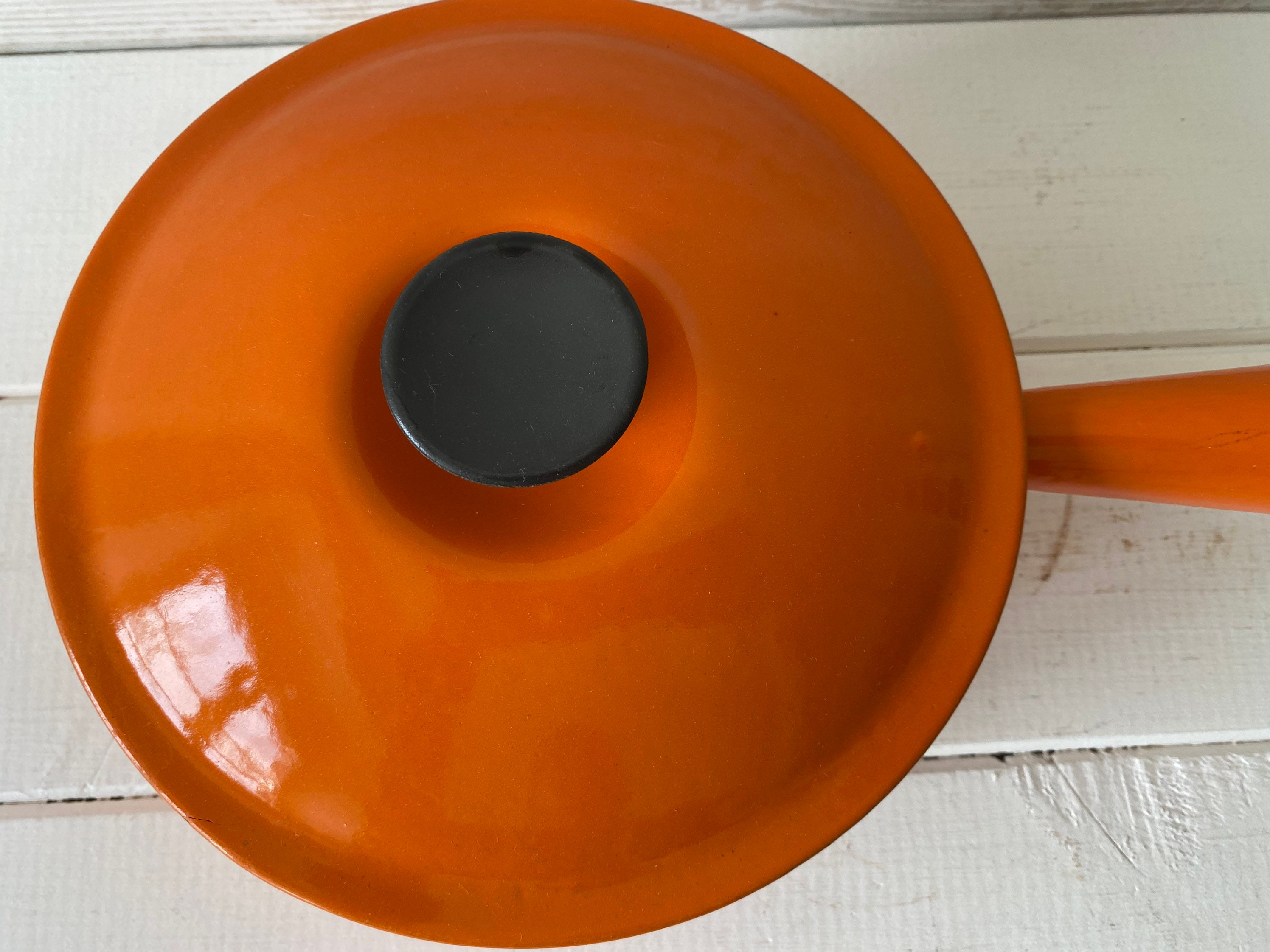 Vintage Le Creuset Sauce Pan in the Iconic Volcanic Orange 1970's Classic  Cookware. Size 20 With Lid. 
