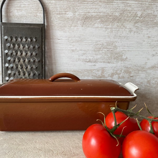 Vintage Le Creuset Tureen Size 28 Classic French Cookware. Glossy Brown colour.