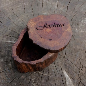 Boîte rustique en bois de teck de récupération avec couvercle pivotant