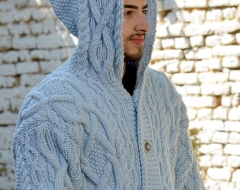 Handgebreid Merino vest, wollen trui met capuchon voor mannen, zachte kabeltrui voor skiën, designer oversized wollen trui van EXTRAVAGANTZA
