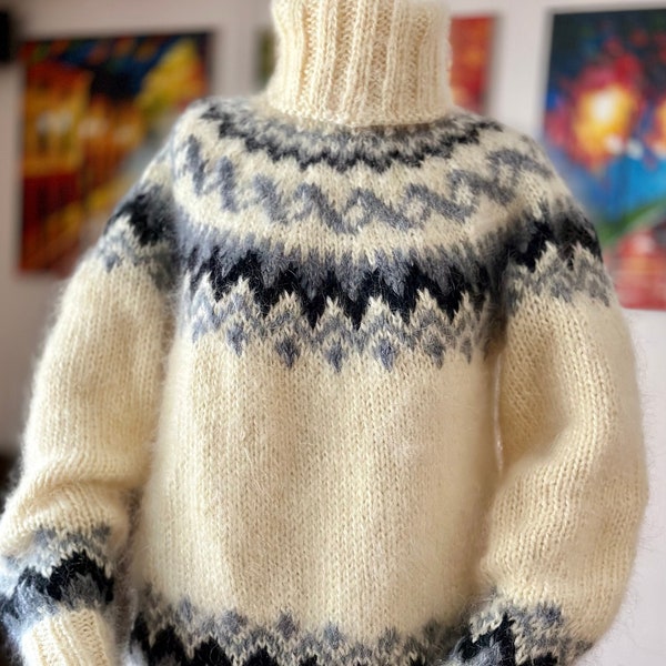 Handgestrickter isländischer Mohair Pullover, Weißer Rollkragen Fuzzy Männer Jersey, Frauen Norwegischer Pullover von EXTRAVAGANTZA