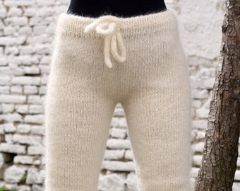 Gebreide Mohair broek, fuzzy witte beenwarmers, unisex handgebreide effen design legging, fetish Boho broek van Extravagantza