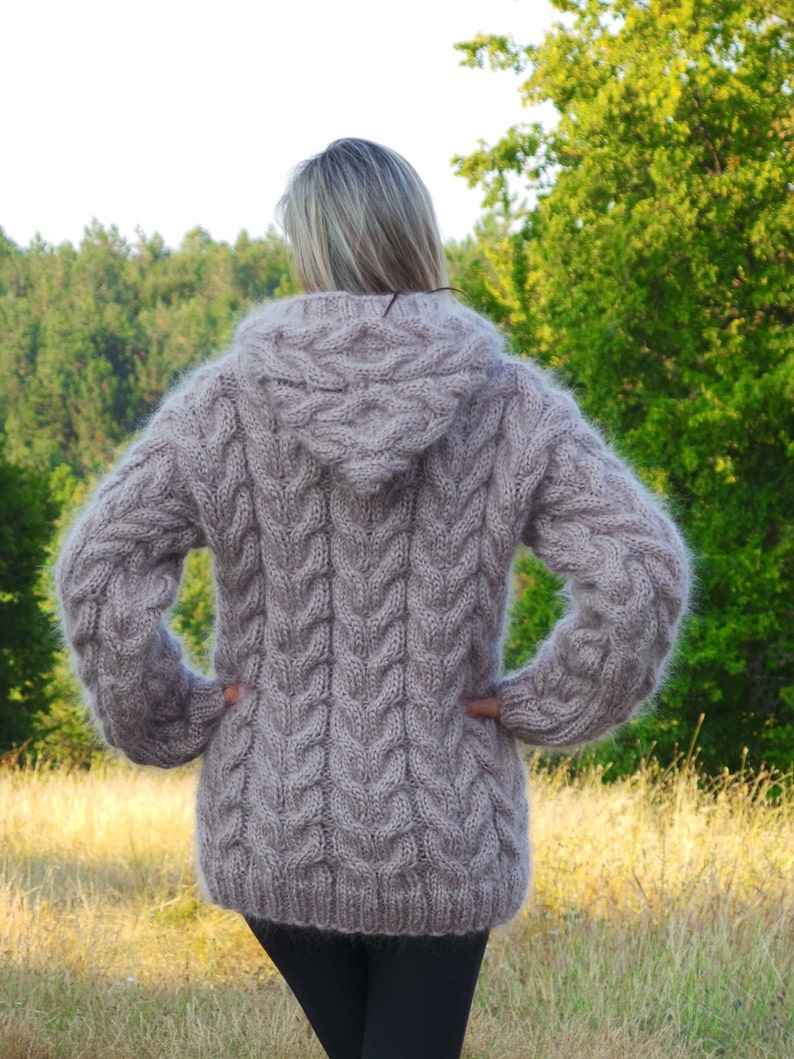 Extra dicker Handgestrickter Pullover, Grauer Mohair Strick, Fuzzy Winter Pullover, Warme Kapuze MADE TO ORDER Zopfmuster Hoodie Bild 5