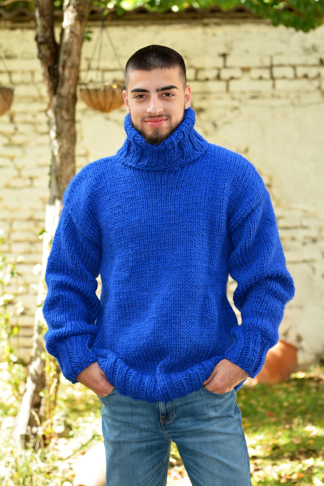 Maglione di lana lavorato a mano da designer, morbido maglione a