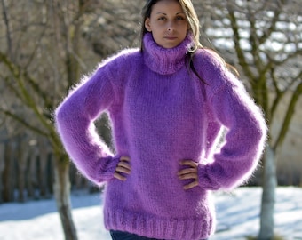 Pull violet, pull en mohair tricoté à la main pull à col roulé duveteux jersey par EXTRAVAGANTZA