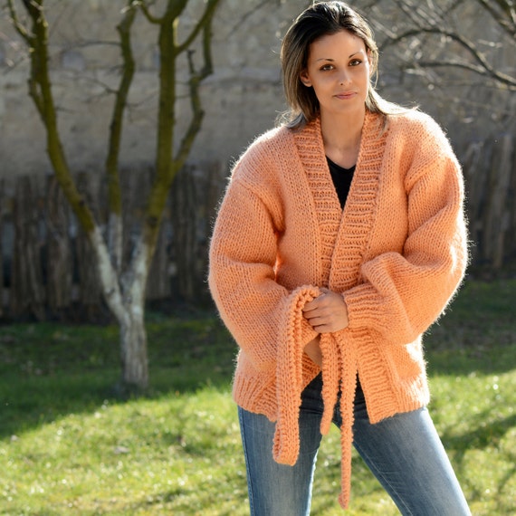 Manuscrito Investigación Shinkan Hand Knitted Wool Cardigan Oversize Peach Color Thick Chunky - Etsy España Manuscrito Investigación Shinkan Hand Knitted Wool Cardigan Oversize Peach Color Thick Chunky - Etsy España