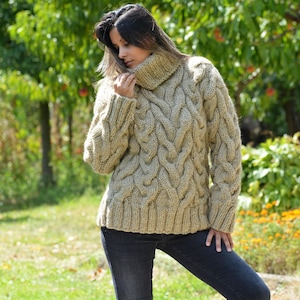 Made to Order Hand Knitted pure Soft Wool Sweater Light Beige Soft Turtleneneck Cable Designer Jumper Pullover Jersey by EXTRAVAGANTZA