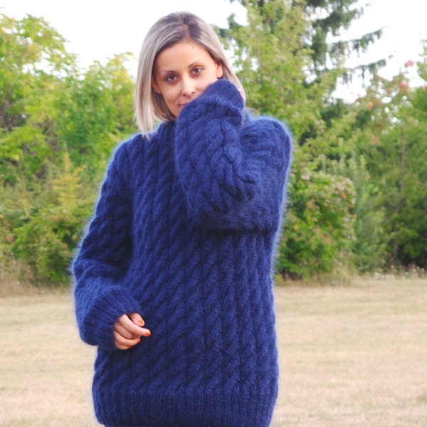 MADE TO ORDER Zopfmuster Hand stricken Pullover Fuzzy Mohair Marine blau Pullover Rundhalsausschnitt