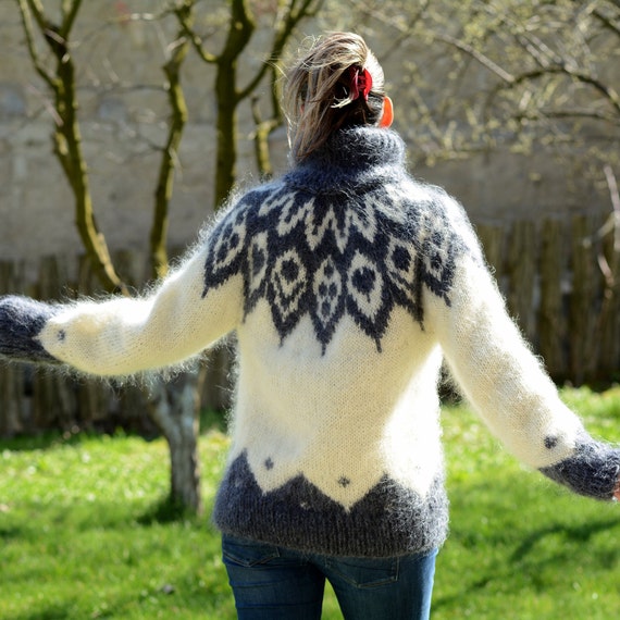 Sheep store sweater supreme