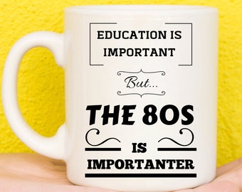 Regalos de los años 80, regalos temáticos de los 80, regalos de la nostalgia de los 80, regalos retro de los años 80, artículos de los 80, taza icónica de los años 80, regalos para papá, regalos para el abuelo, taza divertida