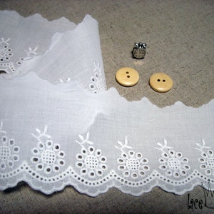 Premium Quality 14Yds Embroidery scalloped cotton eyelet lace trim 2.2" (7 cm) YH1152 laceking2013 made in Korea