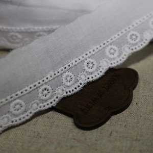 Premium Quality 10 + free 4yds Broderie Anglaise Eyelet lace trim 1.2"(3cm) white YH742 laceking2013 made in Korea
