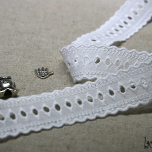 Premium Quality 14Yds Embroidered Broderie Anglaise eyelet  cotton lace trim 0.9"(2.4cm) YH1475 laceking2013 made in Korea