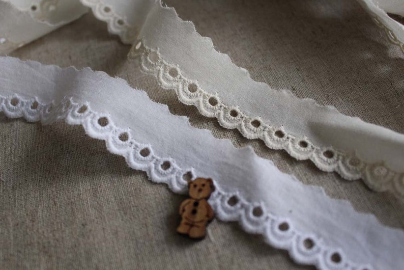 Broderie Anglaise wedding vintage Eyelet lace trim 0.92.3cm YH549 laceking made in Korea zdjęcie 1