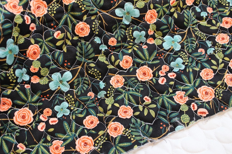 Tessuto di cotone trapuntato al metro, larghezza 112 cm, patchwork floreale con fragole e cuori, tessuto imbottito coreano per borse, giacche, runner da tavola e decorazioni per la casa. immagine 18