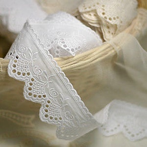 Premium Quality 14yds Embroidery scalloped vintage cotton eyelet lace trim 1.6"(4 cm) YH1271 laceking2013 made in Korea