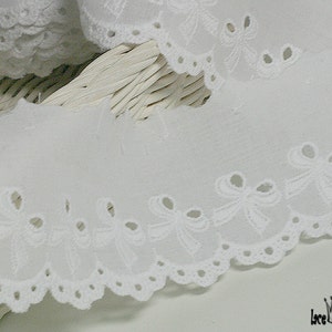 1yard Embroidery scalloped cotton eyelet lace trim 2.2" (5.5cm) YH590 laceking2013 made in Korea