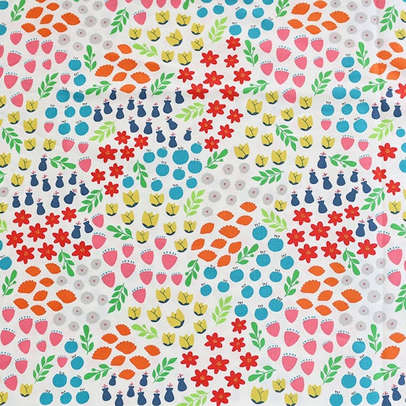 Cotton Fabric Flower Fabric by the Yard 44 Wide SY de rebeta