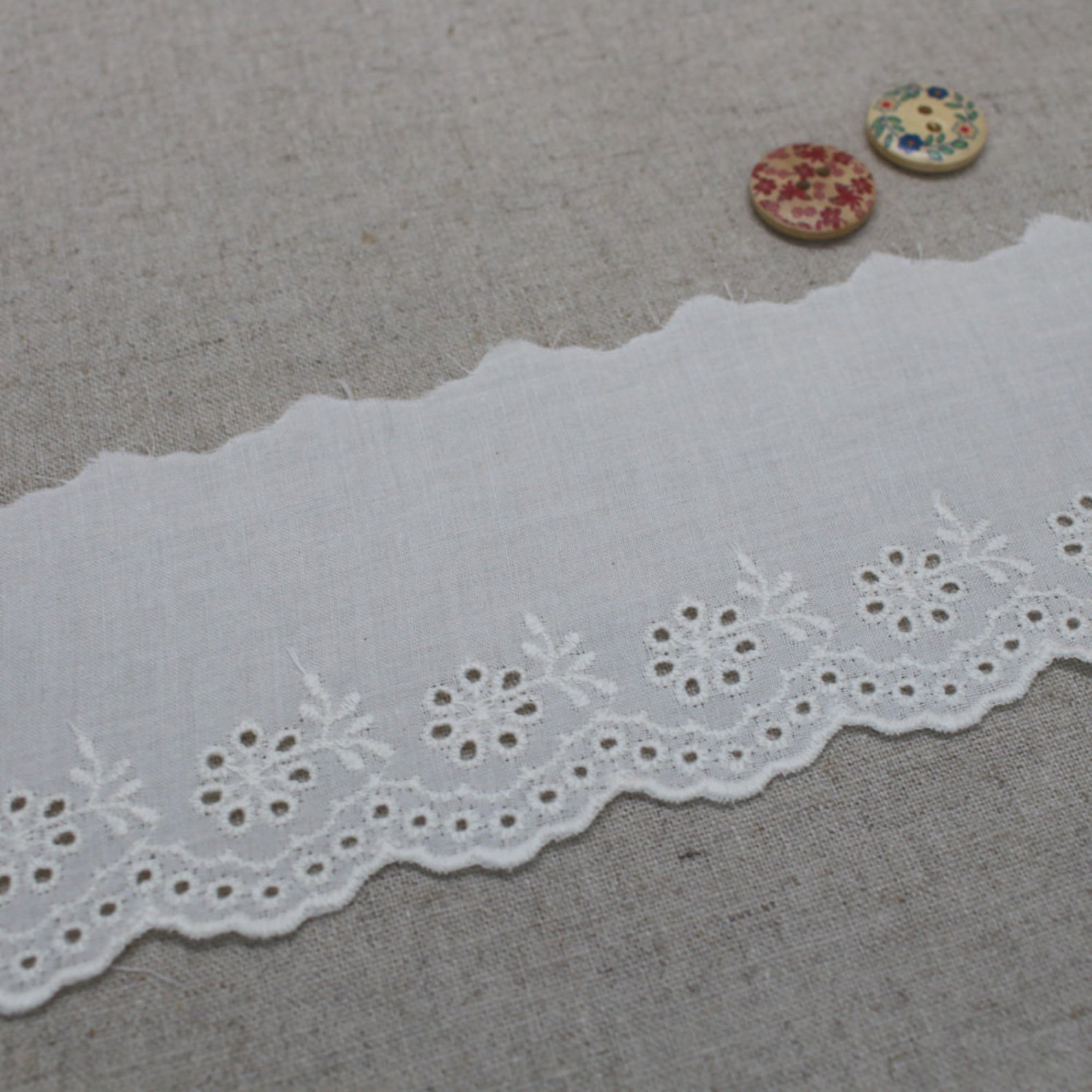Scalloped Embroidered Eyelet Hem Capris main image 1