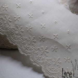 Premium Quality Embroidery Scalloped Broderie Anglaise Cotton Eyelet Lace Trim by the Yard 4.311cm YH1162 laceking2013 made in Korea image 3