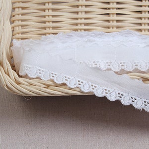 Najwyższa jakość 10 lat + bezpłatne 4Yds Broderie Anglaise koronkowe wykończenia 0,8 "białe sznurowanie nakrętek YH 2013 wykonane w korei