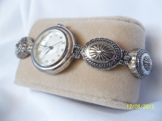 GENEVA Woman's Wristwatch, QUARTZ - image 2