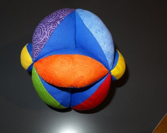 colorful gripping ball with rattle, motorikball