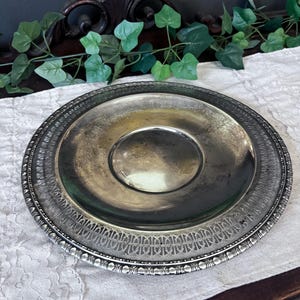 Vintage WM Rogers & Son "Spring Flower"  silverplate serving tray #2021