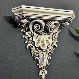 Gotisk utsmyckad flytande vägglampa - Beige