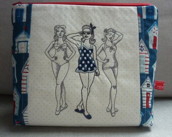 Kosmetiktasche Strandliebe Pin Up Girls im Badeanzug Retro, Beachhouse Ahoi BADETAG für Göttinnen