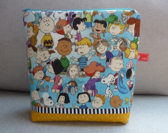 Snoopy Charly Brown and Family cosmetic bag COMIC pencil case