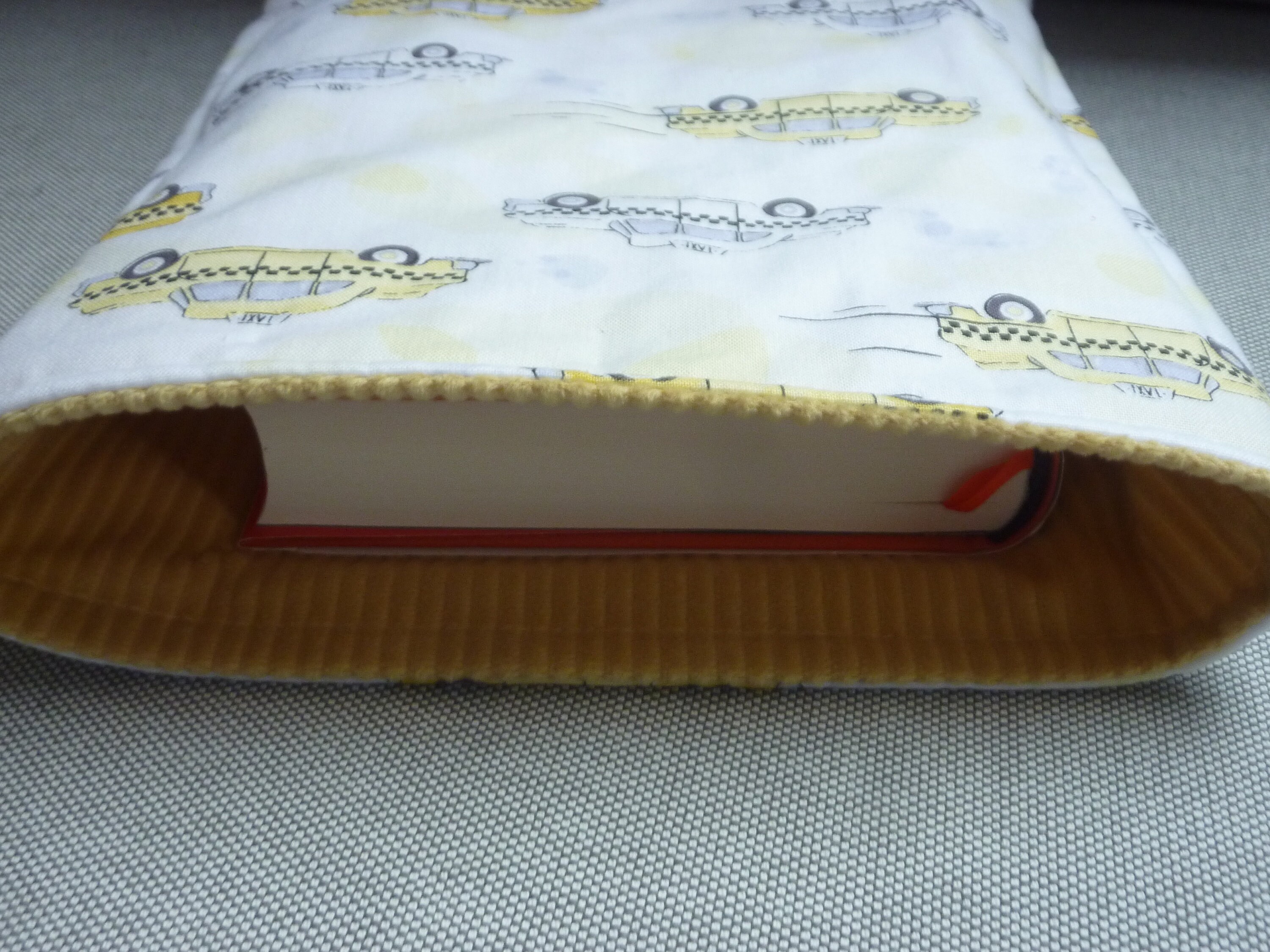 Book bag made of CORD padded NEW YORK Taxi book cover protective book sleeve America reversible cover