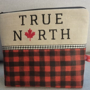 Cosmetic bag CANADA True North globetrotter maple leaf embroidered text