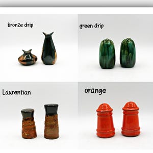 Puede incluir: Colección de piezas de cerámica: jarrones bronce goteo, saleros verdes goteo, jarrones Laurentian y saleros naranjas. Cada conjunto se muestra sobre un fondo blanco, con los nombres de los conjuntos impresos encima.