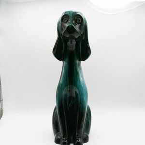 Cerámica vintage BMP de mediados de siglo con esmaltado por goteo, cerámica Cannuck, cerámica Blue Mountain con perro verde azulado de pie, impresionante escultura de arte retro.