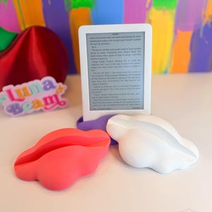 3D Printed Cloud Kindle Stand | E-Reader Display Holder | Bookish Desk Decor | Kindle Stand | Reader Gift | Bookshelf Aesthetic