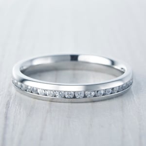 3mm Wide Man Made Diamond Simulant Full Eternity ring / stapelring in wit goud of titanium - Trouwring - Verlovingsring