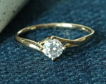 Real HPHT Lab diamond or Moissanite solitaire engagement ring in solid gold or platinum