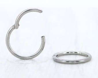 Pendientes de aro de titanio puro - Pendiente de cartílago con bisagras, pendiente de hélice trago, aro de perforación del lóbulo de la oreja y la nariz - ¡varios tamaños!