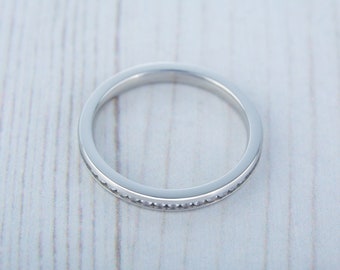 AROWRO Bague D'u00e9ternitu00e9 En Titane De 2 Mm Pour Femme - Zircon