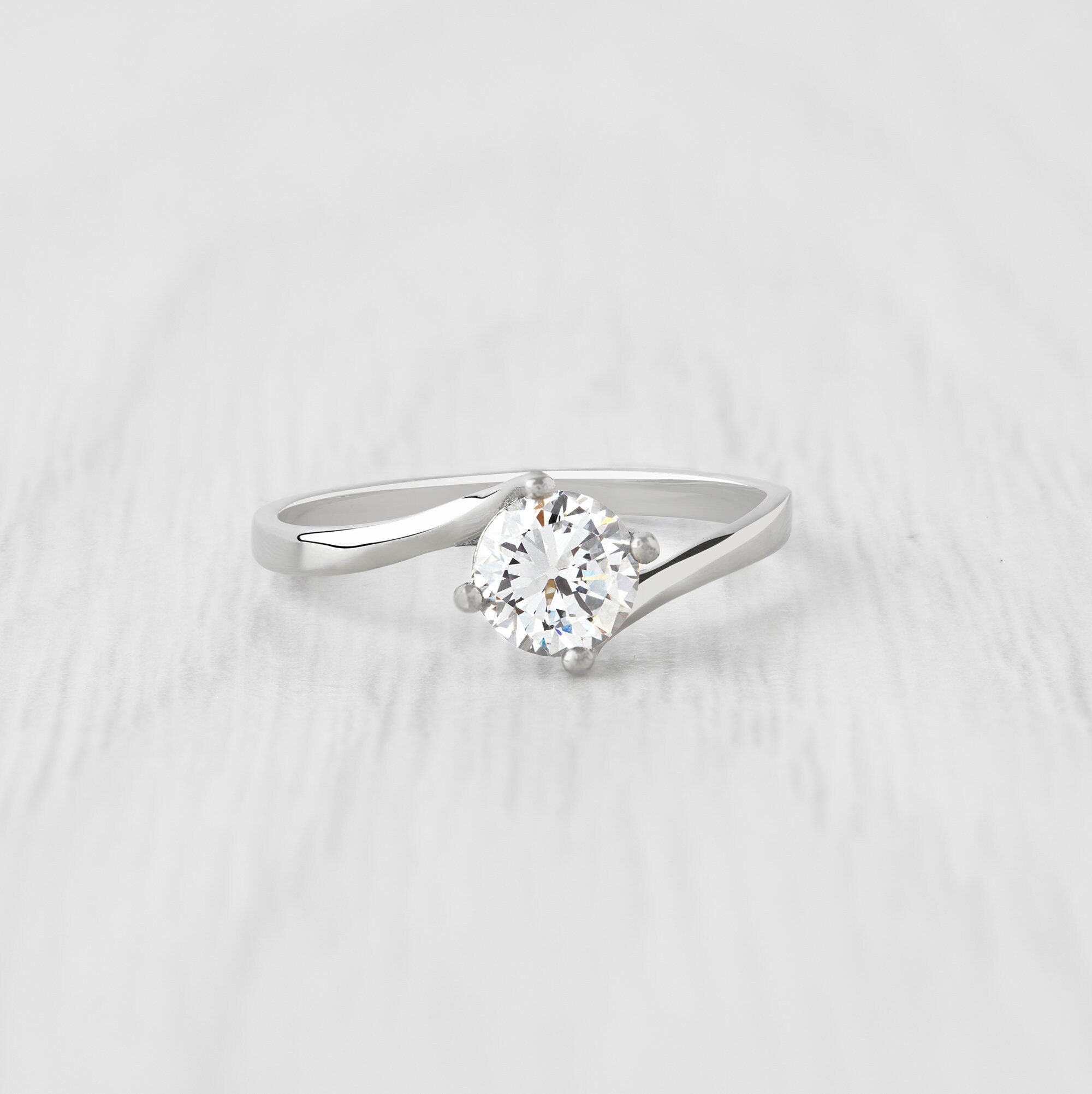 Solitaire mounting sale